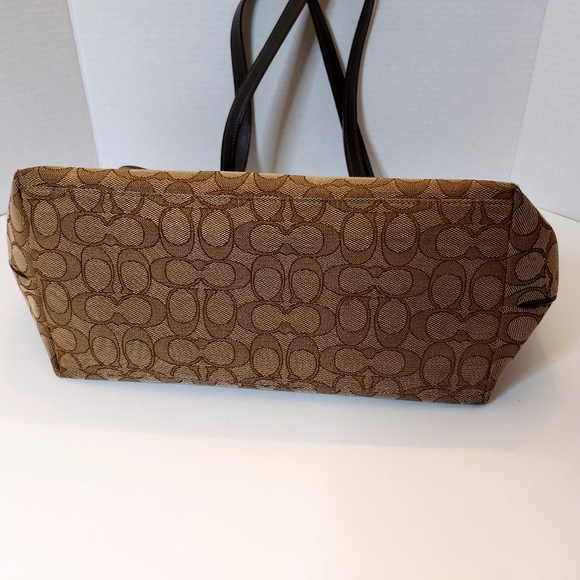 Coach Taylor Signature "C" All Tote/Satchel Bag/Purse Khakis & Brown - Picture 13 of 16